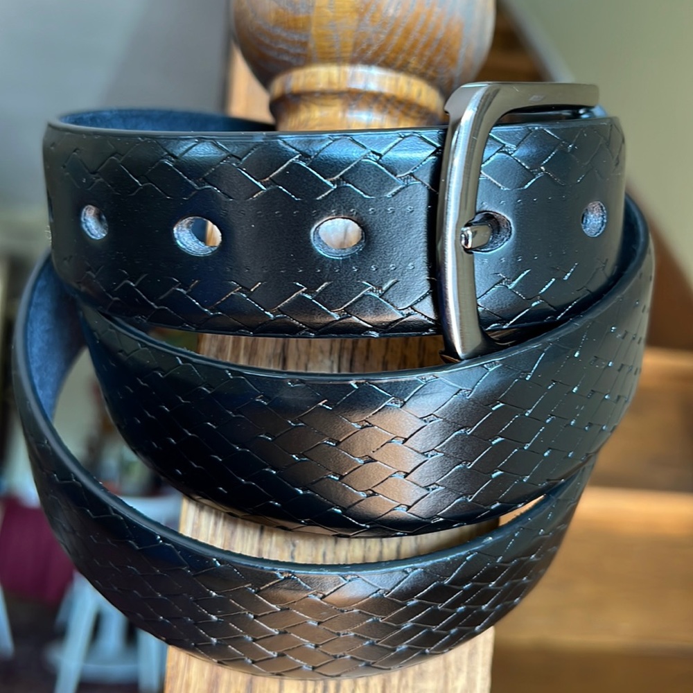NWOT Italian leather belt, 130 cm
